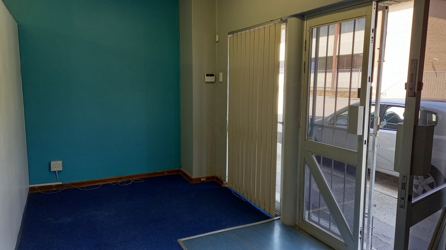 To Let commercial Property for Rent in Richmond Hill Eastern Cape